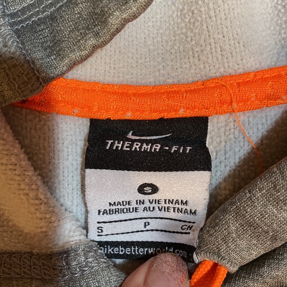 Women’s Nike hoodie, size small - Picture 4 of 6